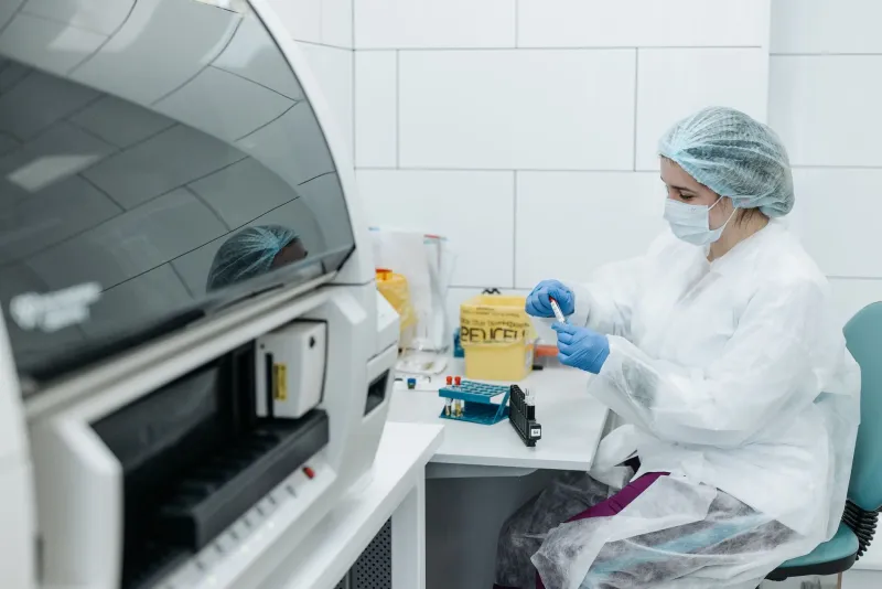 Le microbiome buccal comme signature criminalistique : quand la salive révèle l'identité au-delà de l'ADN humain